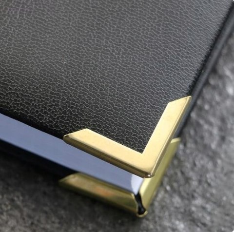 Kalendarz książkowy 2026 A6 tygodniowy z gumką R04